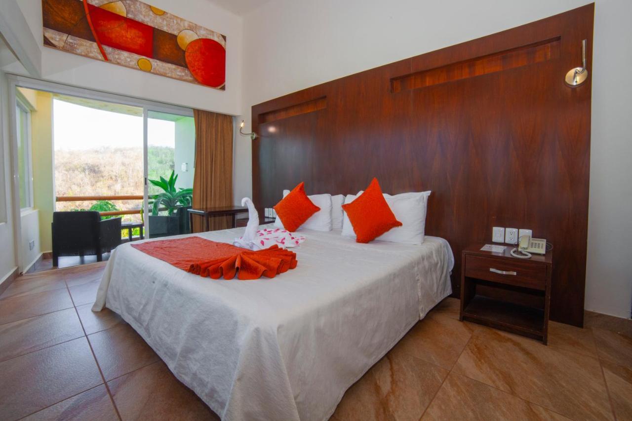 Princess Mayev Santa Cruz Huatulco Exterior foto